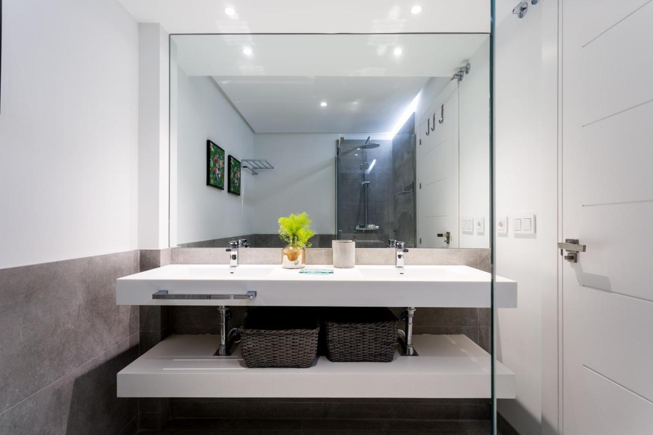 Apartamentos Rg Plaza De Espana Sevilla Exteriör bild