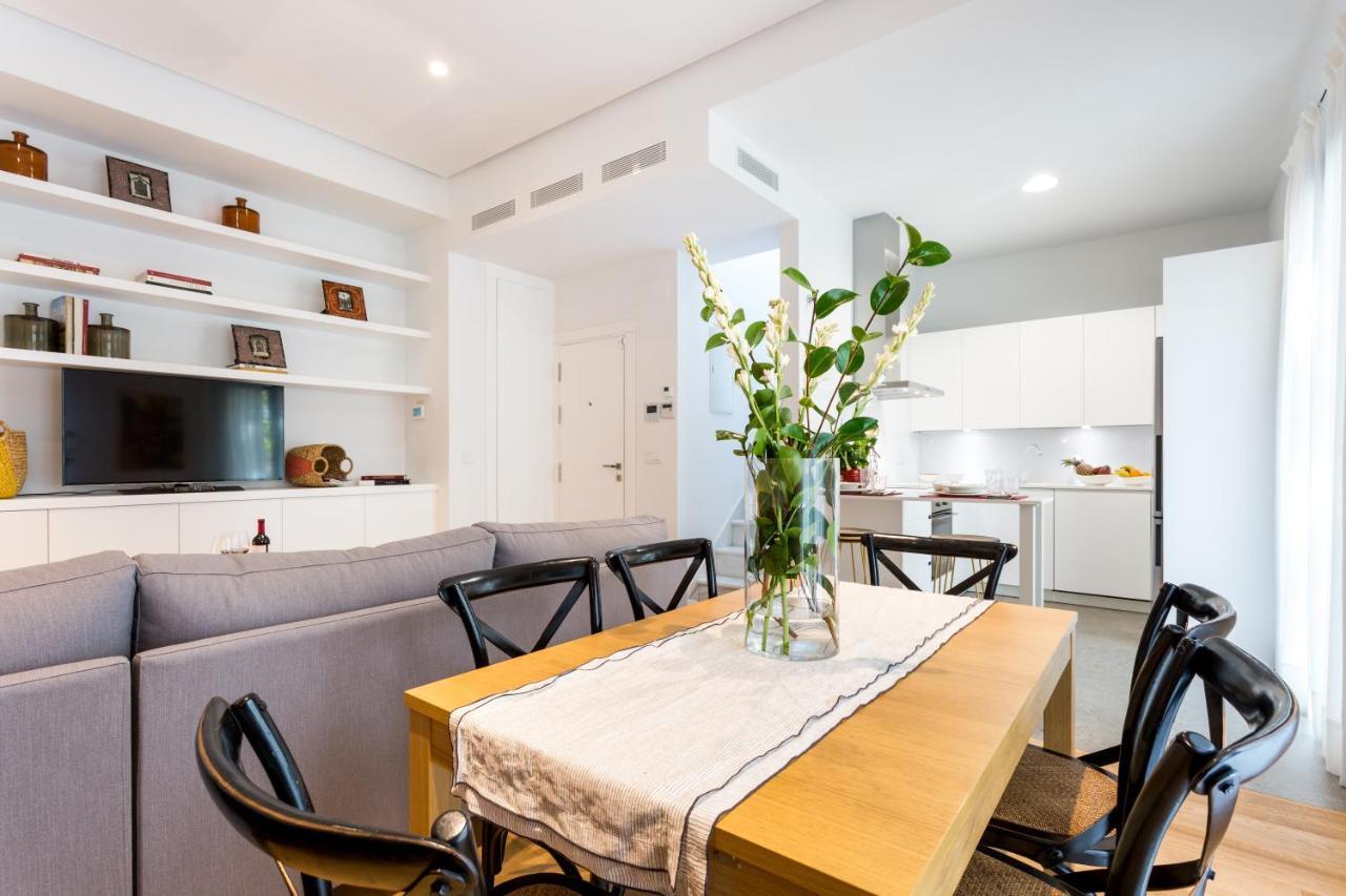 Apartamentos Rg Plaza De Espana Sevilla Exteriör bild